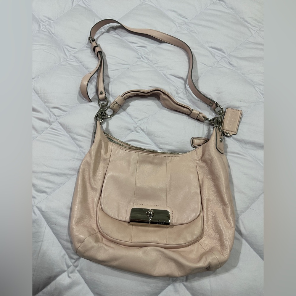 Rare Coach Elegant Pink Leather Shoulder Bag